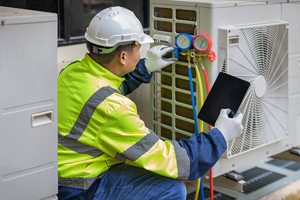 Professional Hvac technician working in Oakland, OK